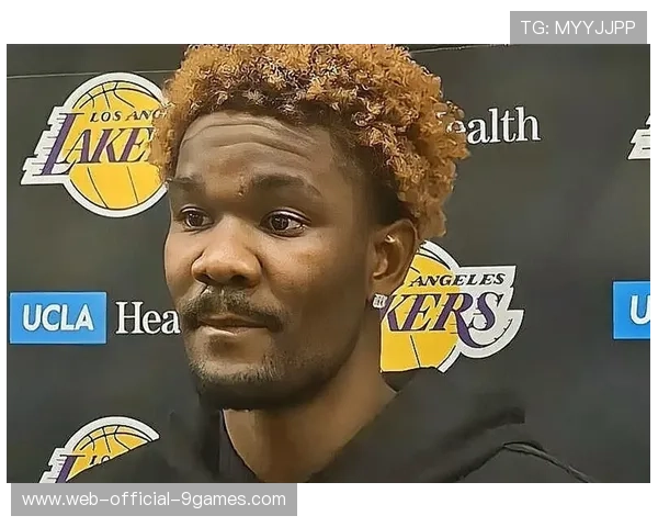 湖人里夫斯缺阵，艾顿需扛起内线重任