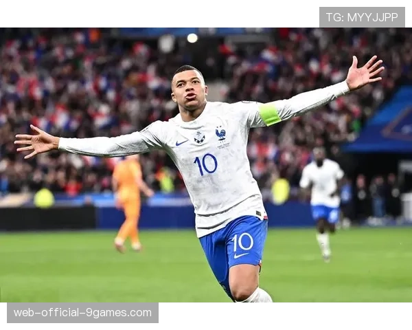 罗马诺：姆巴佩仍未与巴黎续约，皇马、利物浦密切关注其夏窗动向